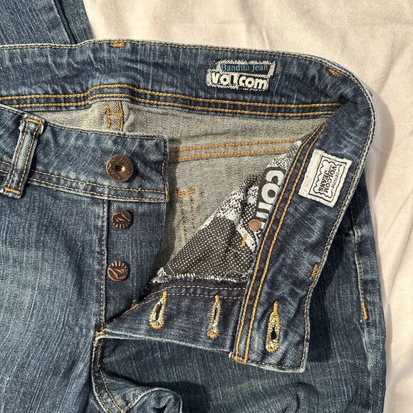Liberated Volcom 90s Front Buttons Women Sz 7 Medium Wash Jeans - Picture 1 of 9